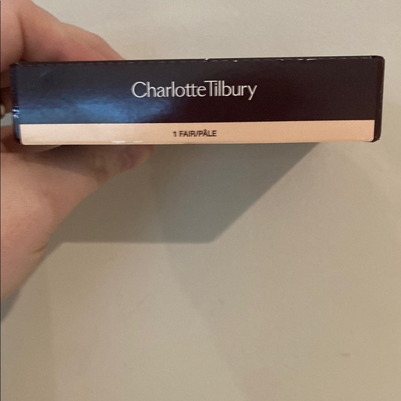 Charlotte Tilbury Bronzer in Fair/Pale - Picture 2 of 2